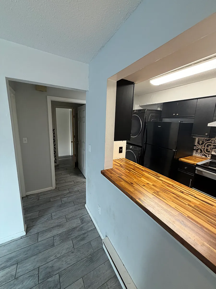 Building Photo - 102 Davos Point #G-2