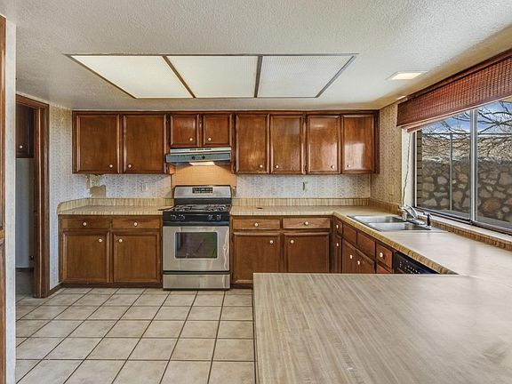 4th image of 1613 Charles Owens Dr