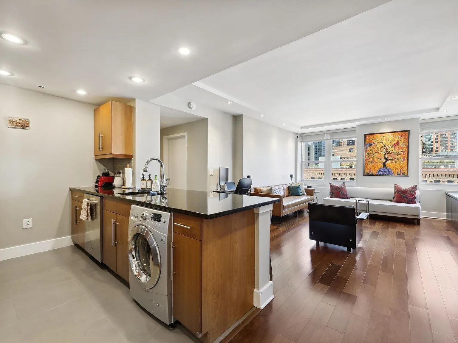 88 Morgan — Photo 2