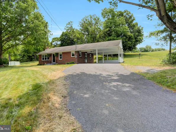 581 Cleveland Ave, Waynesboro, PA 17268