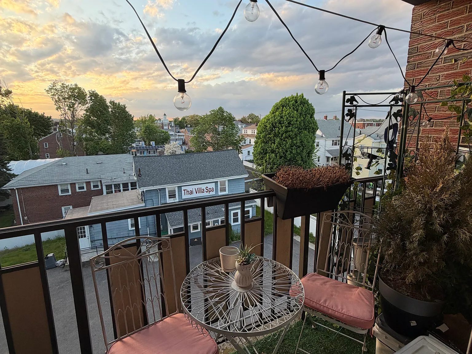 2 bed, 1.0 bath, 9999 sqft, $2,800 — Photo 3