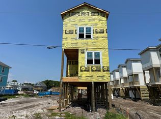 202 Greenville Ave, Carolina Beach, NC 28428