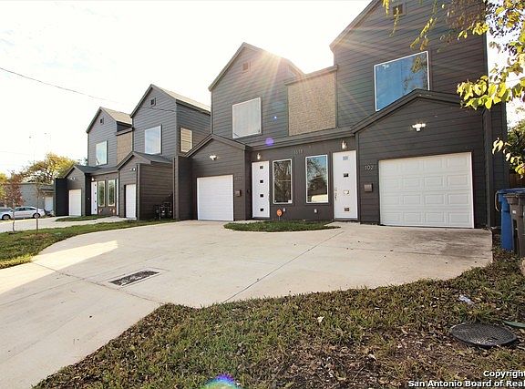 2nd image of 1618 Dakota St