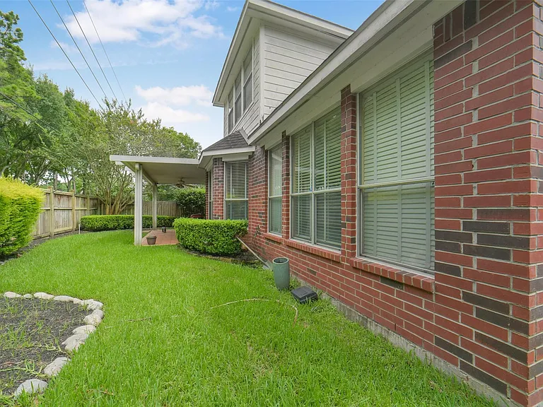 22554 Bristolwood Ct — Photo 48