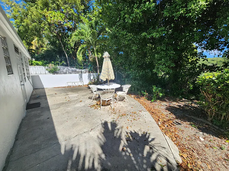 40 Ruby Byu — Photo 25