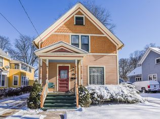 457 Iowa Ave, Aurora, IL 60506