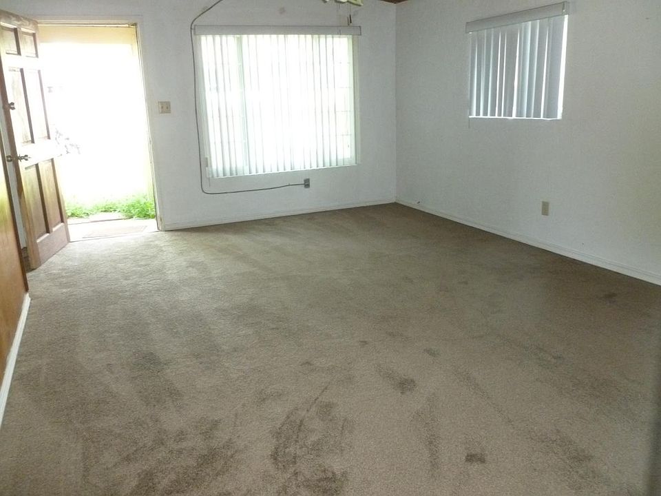 2nd image of 614 Galopago St
