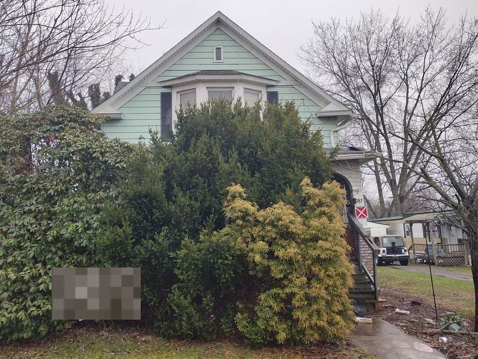 2nd image of 367 E Clark St