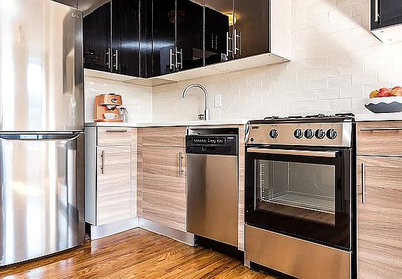 3rd image of 1223 Atlantic Ave APT 2R