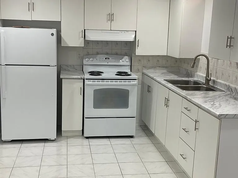 59 Houndtrail Dr #BASEMENT — Photo 4