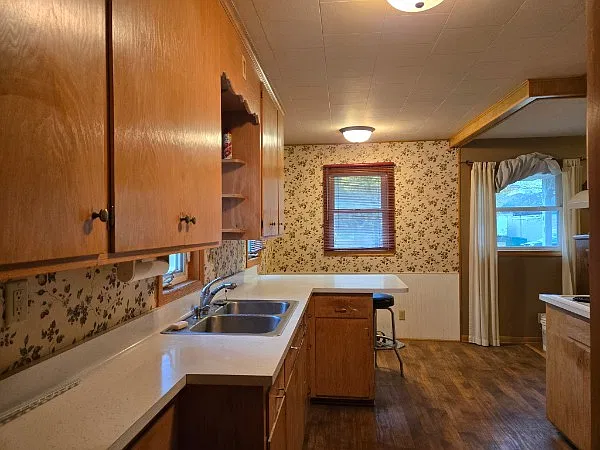 2 bed, 1216 sqft, $1,300 — Photo 2