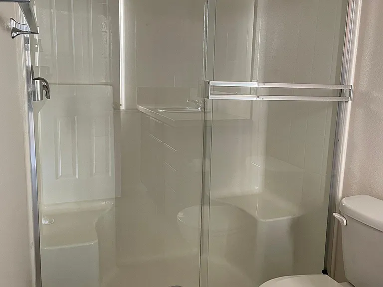 3rd Floor - Master Bathroom