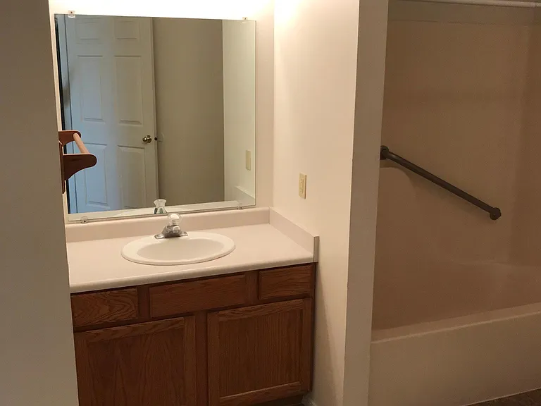 2140 Elizabeth Blvd #18C — Photo 9