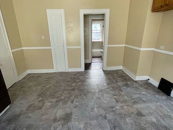 5th image of 6910 Gertrude Ave #2
