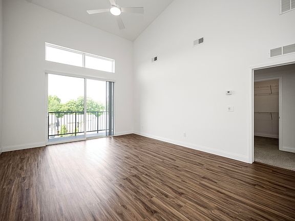 5th image of 231 Walton Ave #402