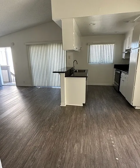 Westbay Apartments — Photo 59