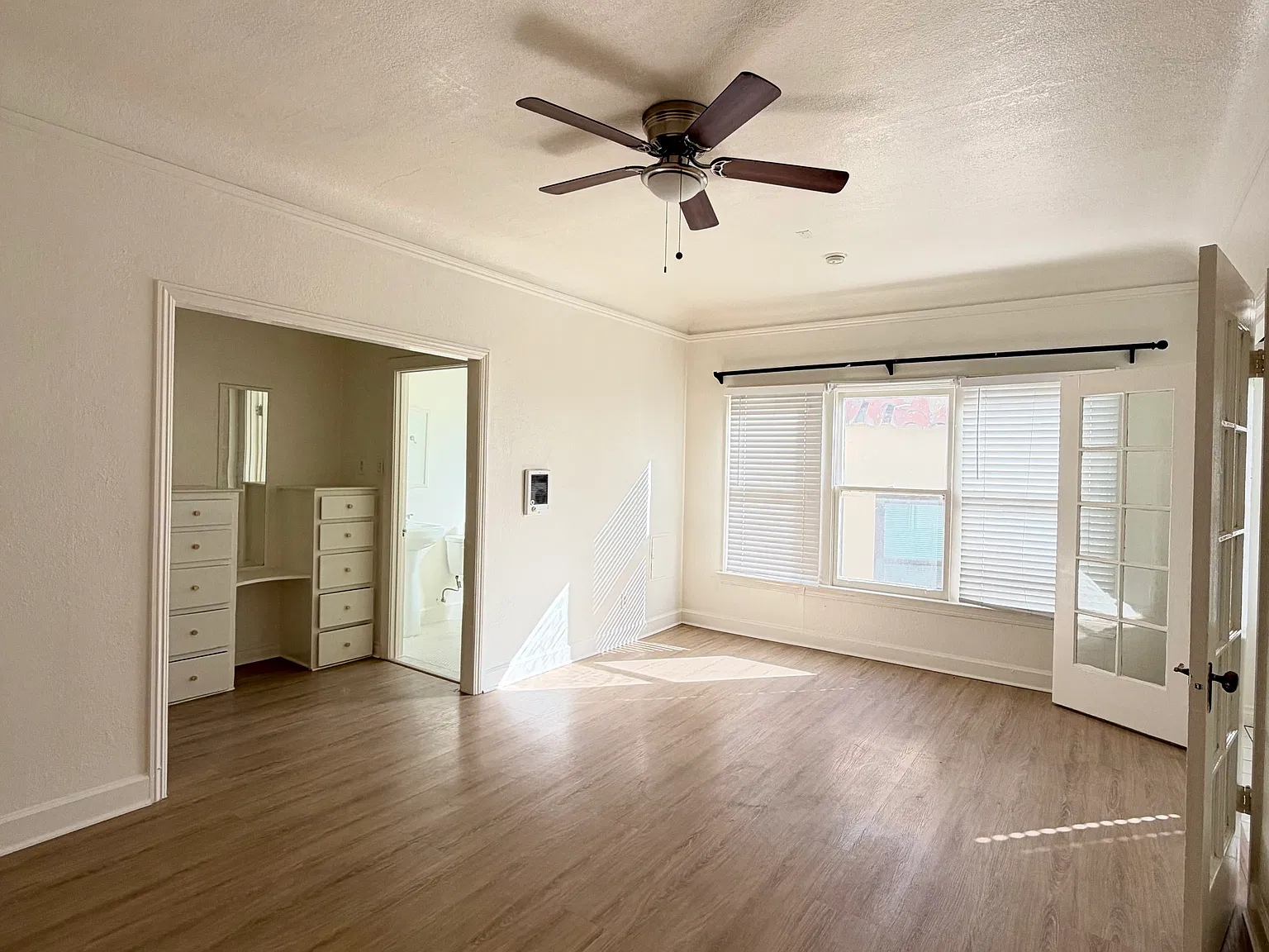 Studio, 550 sqft, $1,650 — Photo 2