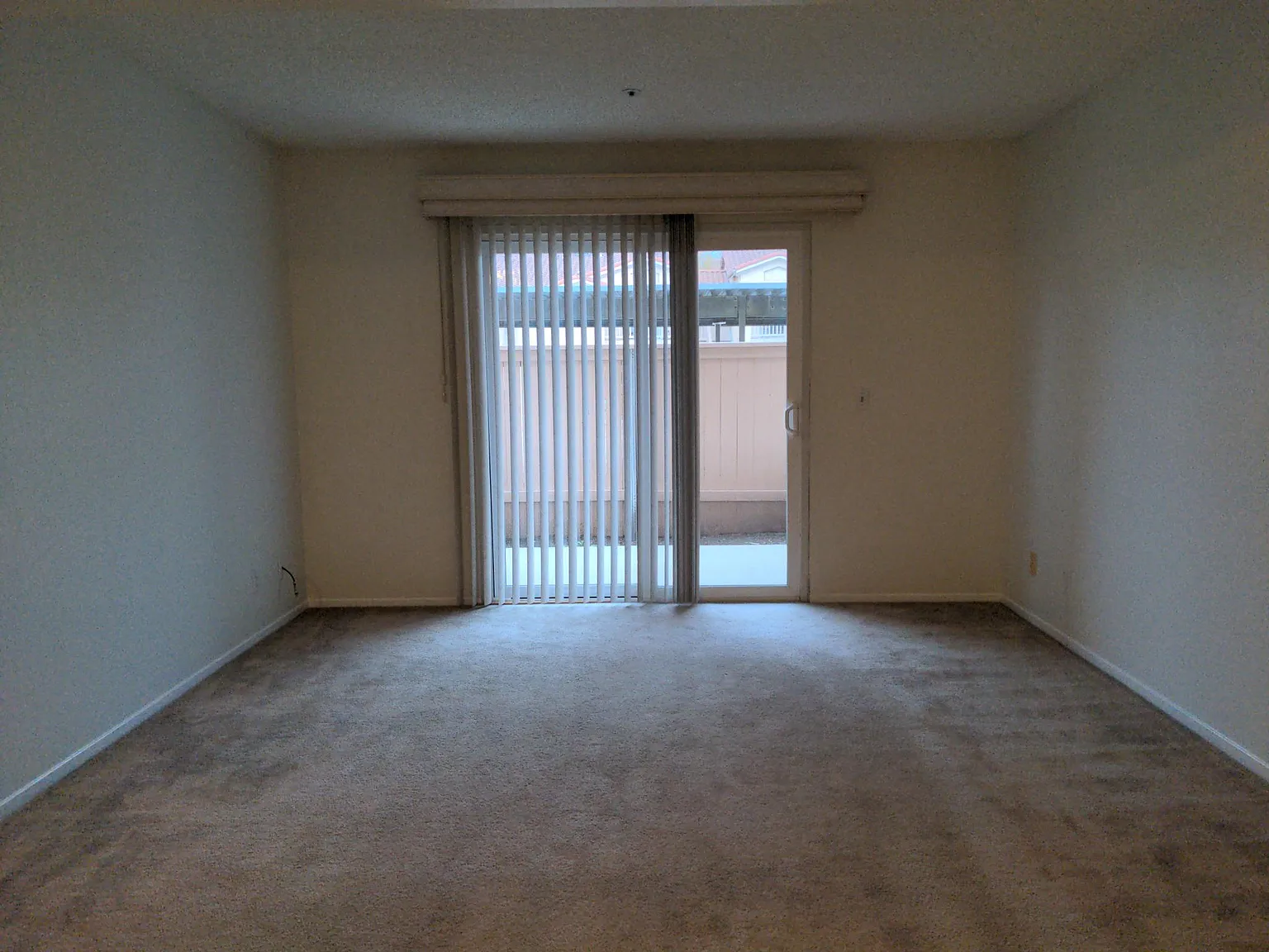 2 bed, 850 sqft, $2,200 — Photo 1