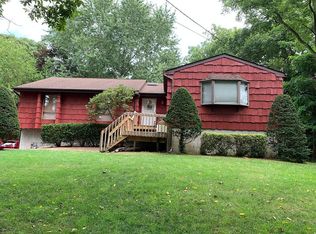 31 S Howell Ave, Farmingville, NY 11738