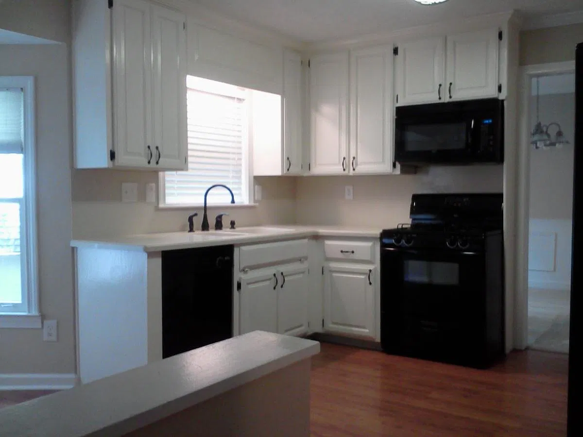 5 bed, 2500 sqft, $2,800 — Photo 3
