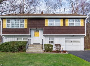 14 Forest Trl, Denville, NJ