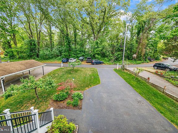 5th image of 8382 Country Life Rd