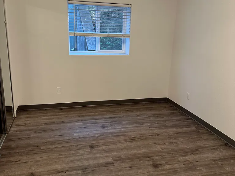 SE Scenic View Dr — Photo 9