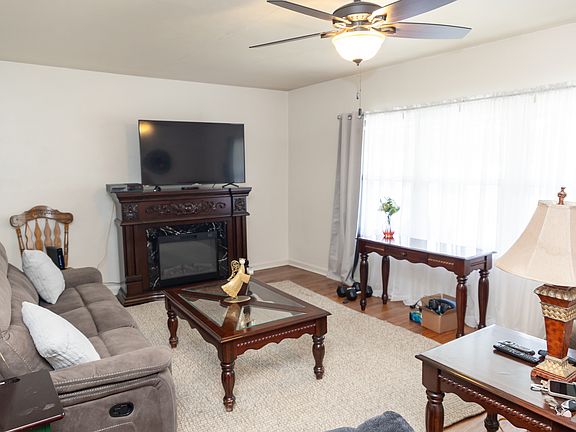 5th image of 9 E Park Ln