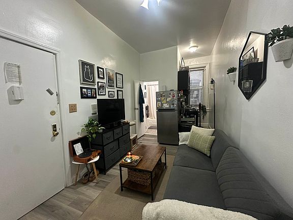4th image of 893 Saint Johns Pl APT 3A