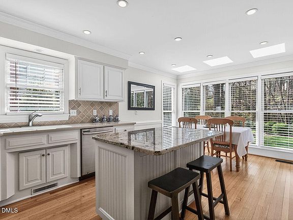 5th image of 1917 Hamrick Dr