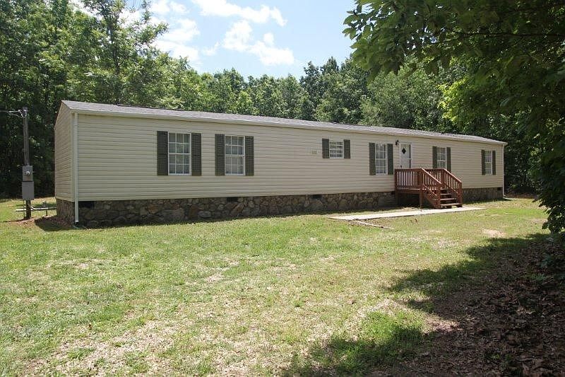 1st image of 221 Berry Ln