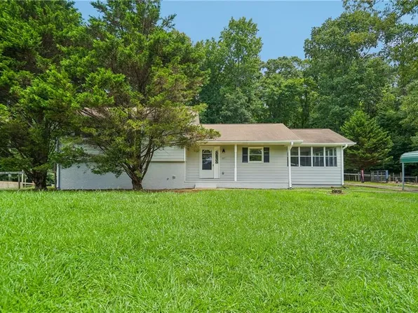 221 Mills Creek Path, Hiram, GA 30141