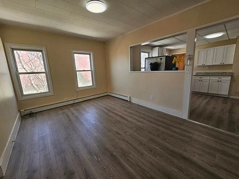 40 Putnam St #2 — Photo 6