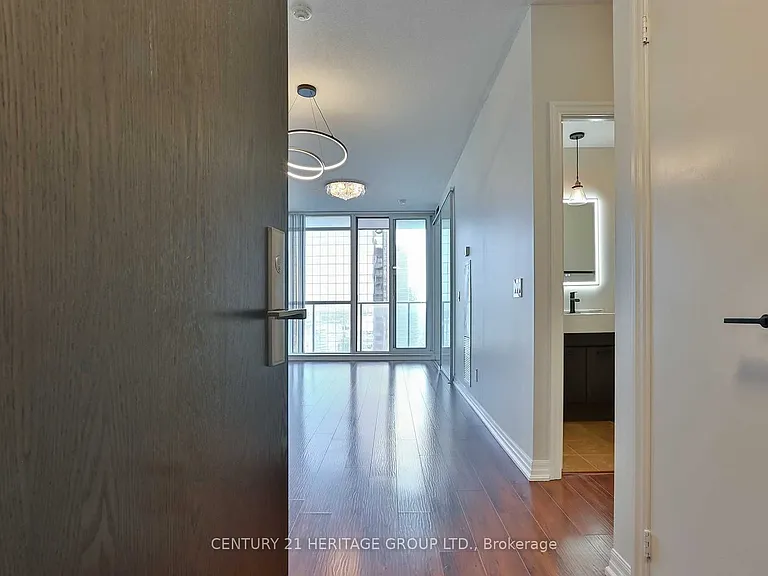 770 Bay St #Penthouse 603 — Photo 1