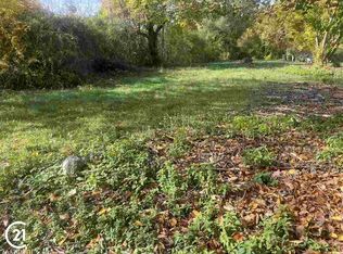 942 Fairledge St, Lake Orion, MI 48362