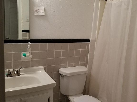 3rd image of 1607 Frances Pl