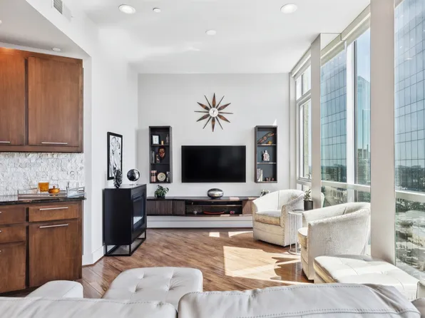 500 Throckmorton St APT 2009, Fort Worth, TX 76102