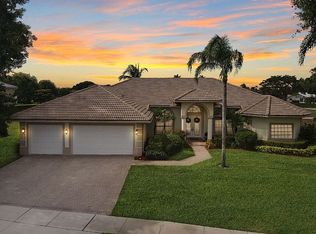 1952 S Club Dr, Wellington, FL 33414