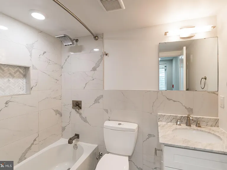 749 N 20th St #1 — Photo 8