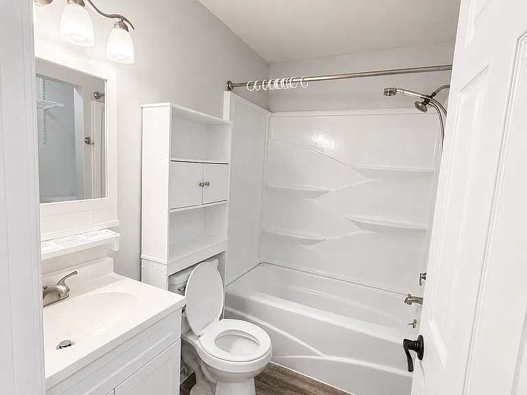 440 Atlanta Ct — Photo 17