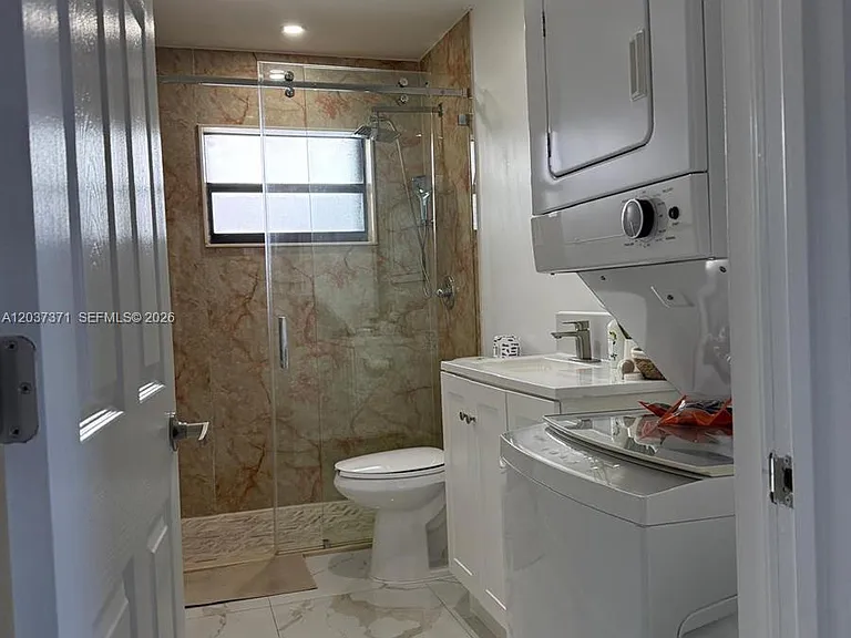 208 NW 7th St #1 — Photo 3