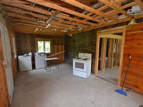 5th image of 27 E State St