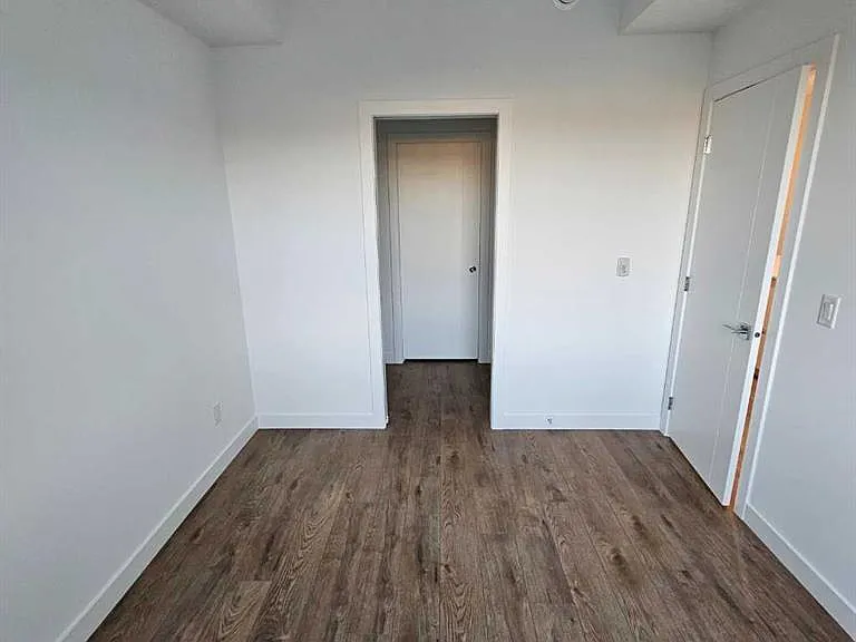 265 Wolf Willow Blvd SE — Photo 4
