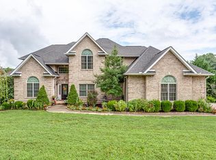 51 Riverside Dr, Oak Ridge, TN 37830