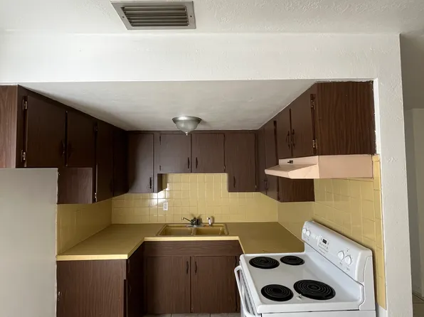 (undisclosed Address), Saint Petersburg, FL 33702