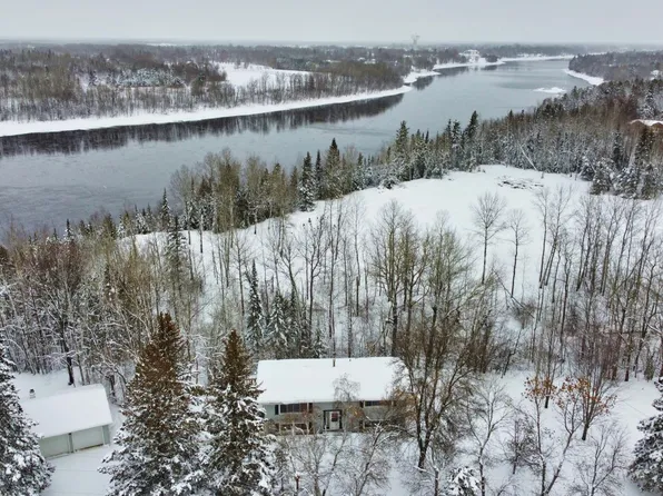 102 Shorewood Dr, International Falls, MN 56649
