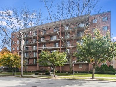 825 Center St APT 303, Des Plaines, IL, 60016
