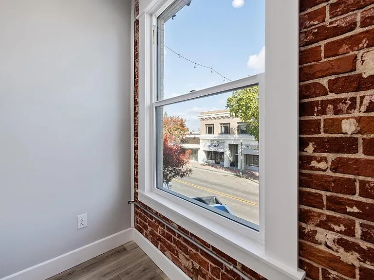 147 S K St #202 — Photo 20