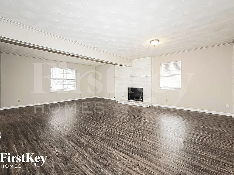 3825 Tolbert St — Photo 3