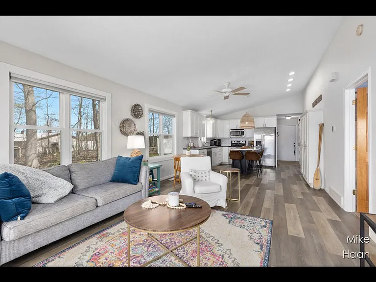 13545 Armitage Dr — Photo 8
